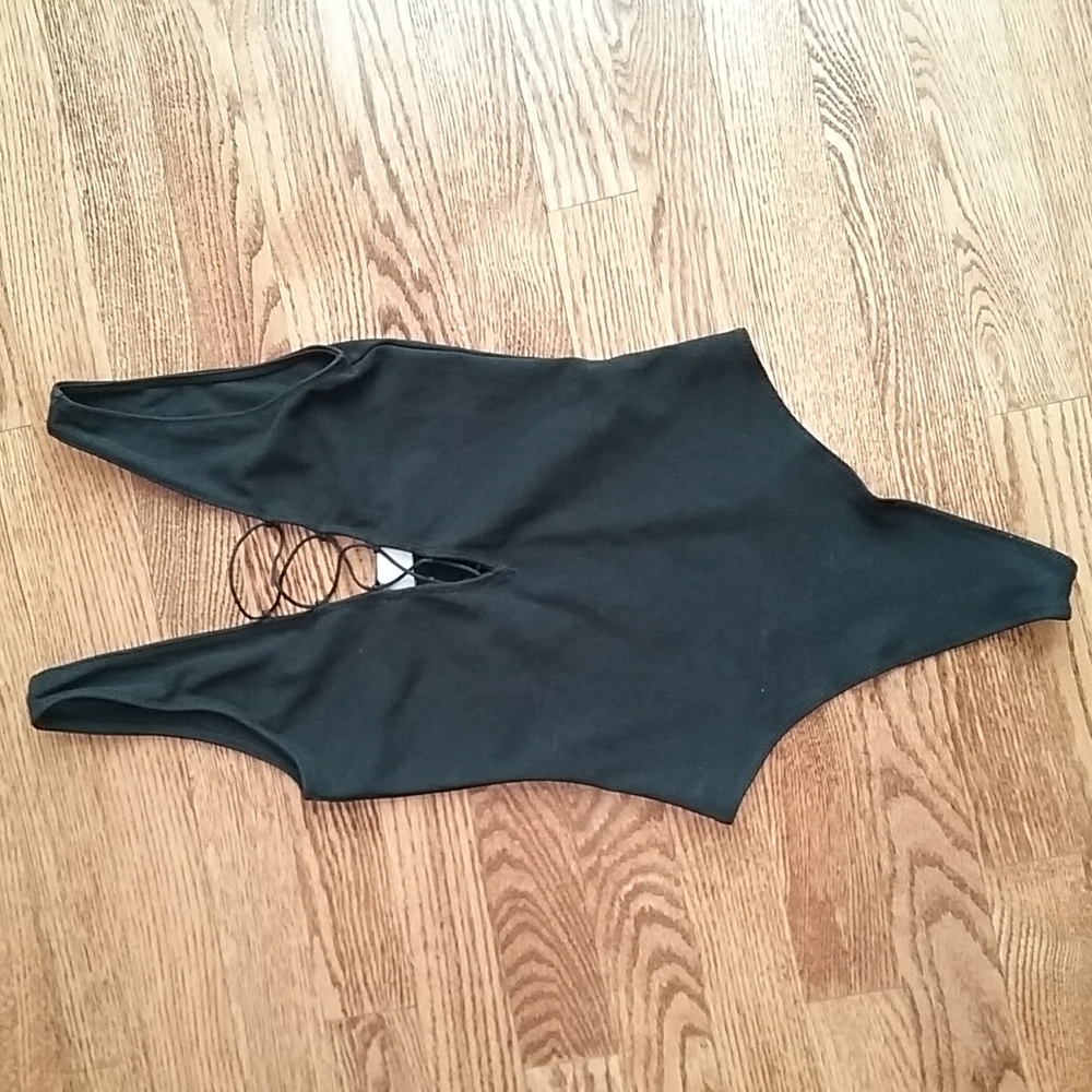 (XS) Aritzia Wilfred Free Bodysuit Bodycon Classic Contemporary Night Out